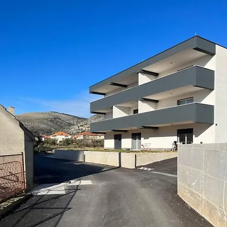 Lamare Apartman