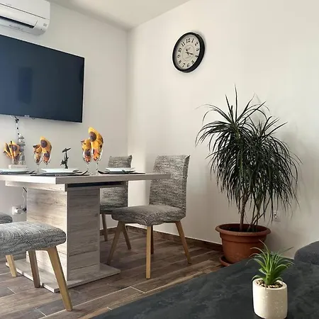 Lamare Apartman
